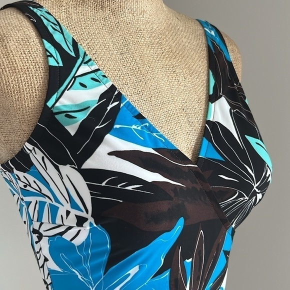 NWT Magicsuit by Miraclesuit One Piece Swimsuit  Size 8 - Picture 5 of 13